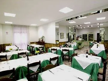 Hotel Cioci مونتيكاتيني تيرمي